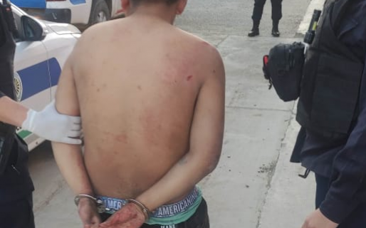 Se metieron a robar a una casa y una mujer les dio una paliza