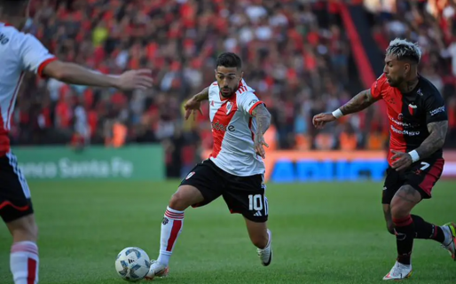 En un partidazo River y Colón empataron 2 a 2 en Santa Fe