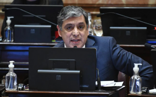 “Encontré a mi amigo y a mi esposa en la cama”: la carta que dejó el senador k que murió en Tierra del Fuego