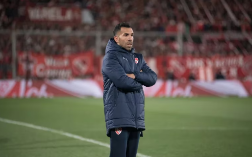 El operativo de seducción de Carlos Tevez para sumar una figura internacional a Independiente: “Causaría el mismo efecto que Cavani”