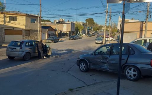 Una mujer fue trasladada al Hospital Regional tras protagonizar un fuerte choque