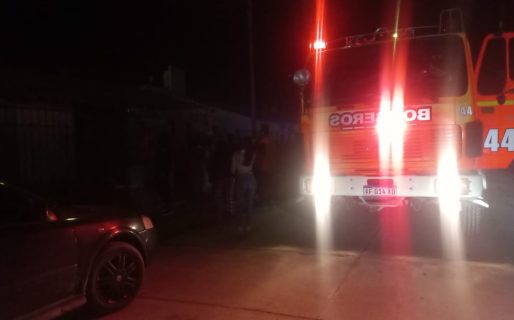 Bomberos sofocaron con éxito el incendio de una casa del B° Isidro Quiroga