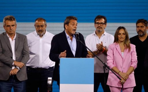 Pase de facturas en el peronismo por la derrota: el 140% de inflación, la foto de Olivos y la jugada de los gobernadores