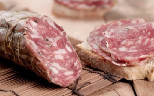 Peligra la picada: por problemas para importar, los fabricantes de chorizos y salamines aseguran estar en colapso operativo