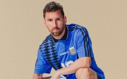Lionel Messi modeló la nueva edición de la camiseta Argentina que es furor