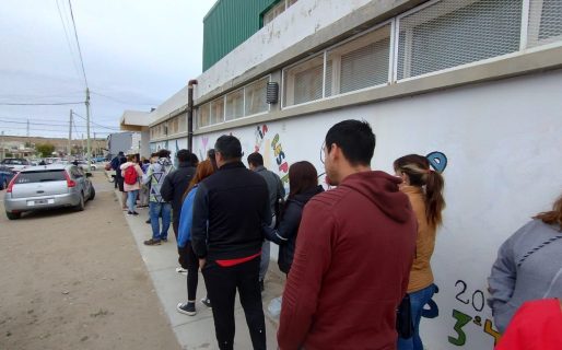 Comenzó la reubicación de los 402 estudiantes de las escuelas sobredemandadas