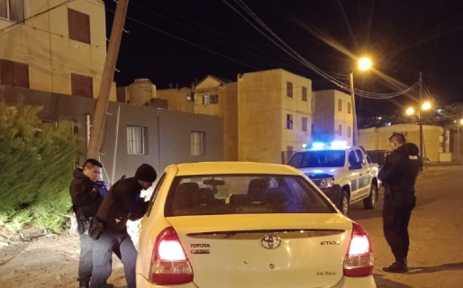 Perdió el control del vehículo y se estrelló contra un poste