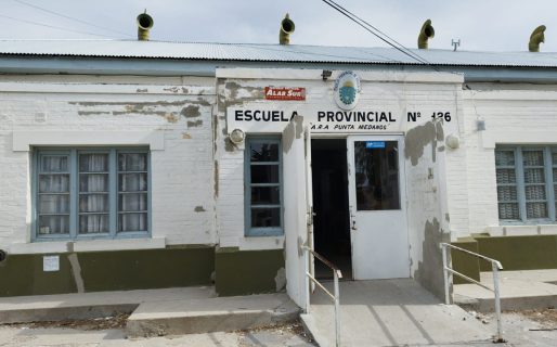 Padres de la Escuela N°126 piden por mejoras edilicias: «Los techos se caen a pedazos, hay ventanas rotas y baños clausurados»