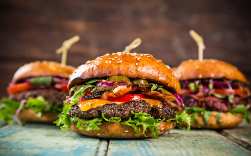 Este miércoles es el Día de la Hamburguesa y varios locales comodorenses lanzaron descuentos