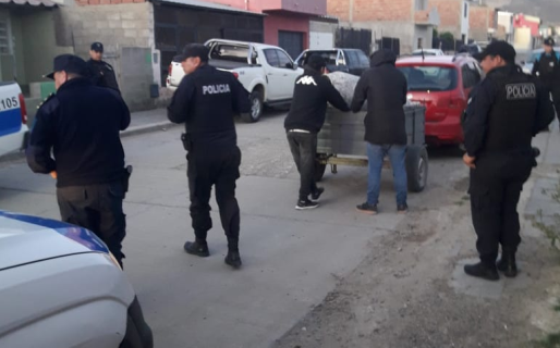 Dos niños que jugaban en la calle colaboraron en la detención de dos ladrones