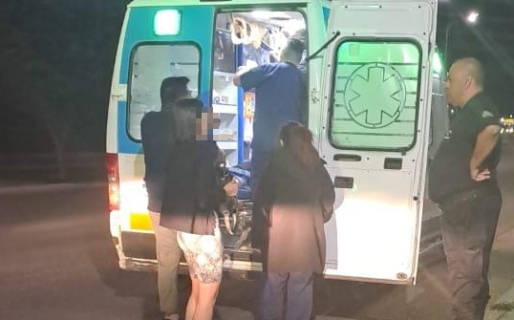 Se patinó y cayó de un cerro a la vera de la avenida Yrigoyen: fue hospitalizada