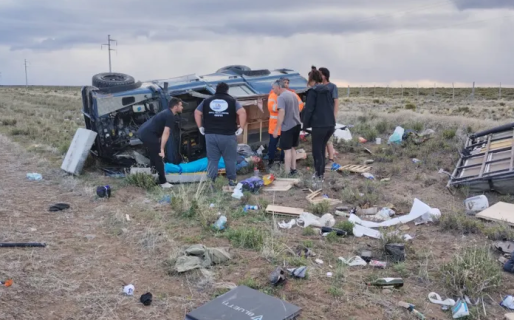 Tres heridos tras un violento vuelco en la Ruta 3 de camino a Comodoro