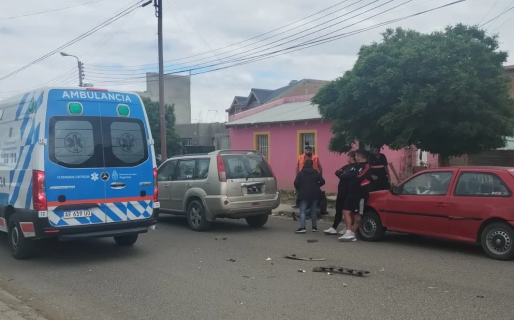 Una mujer resultó herida en un accidente de tránsito en la Avenida Roca
