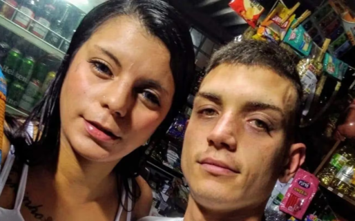 Un hombre engañaba a su esposa con su suegro, ella encontró las fotos de la traición y se vengó