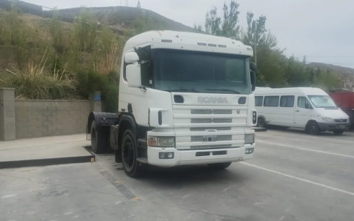 Encontraron abandonado en una estación de servicio un camión que había sido robado