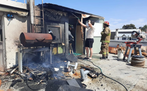 Un asado casi termina en tragedia: se le incendió la propiedad producto del viento