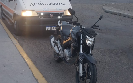 Despistó en moto y volcó acompañado de su hijo de 10 años