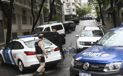 Un policía retirado mató de un tiro a un ladrón que quiso robarle 8 millones de pesos cuando salía del banco