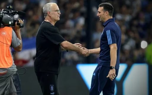 Se conoció qué le dijo Bielsa a Scaloni antes del partido entre Argentina y Uruguay en la Bombonera