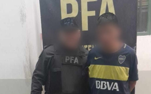 Se enojó porque perdió Boca, y amenazó a los pasajeros un tren con un cuchillo