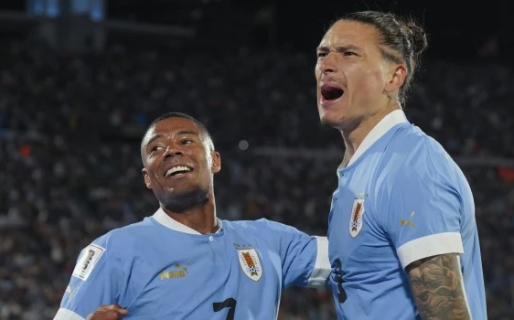Uruguay confirmó su gran presente y aplastó 3-0 a Bolivia en Montevideo