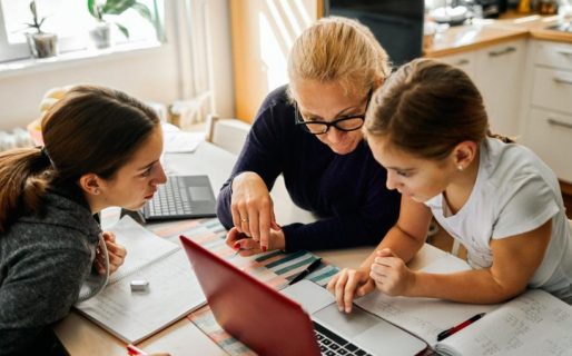 ¿Homeschooling en primaria? La Ley Ómnibus permite la educación virtual desde los 9 años