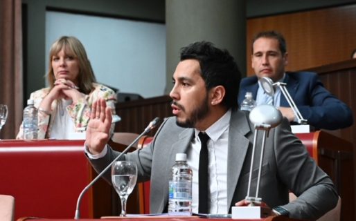 Coliñir le pidió a Menna «defender a Chubut como Nacho Torres» y lo calificaron de «el más oficialista de los opositores»