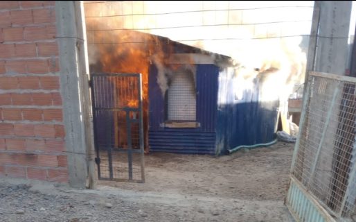 Una vivienda se incendió por dejar las hornallas de la cocina encendidas