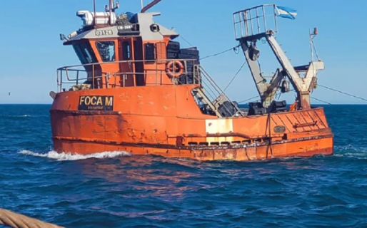 Volcó un pesquero y rescataron a cinco tripulantes