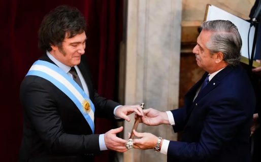 El Gobierno dejó sin efecto el decreto que firmó Alberto para otorgarse custodia en el exterior