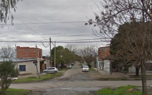 Violenta discusión de tránsito: un hombre mató a tiros a una mujer y huyó en moto