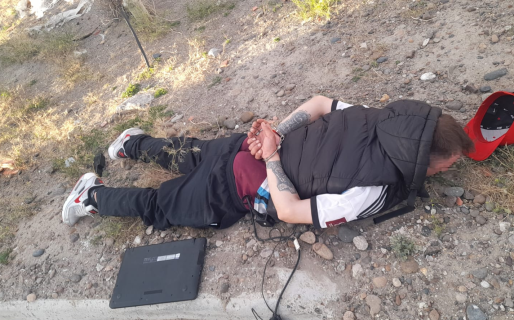 Entraron a robar a una casa y terminaron en la comisaría, pero antes les dieron una paliza