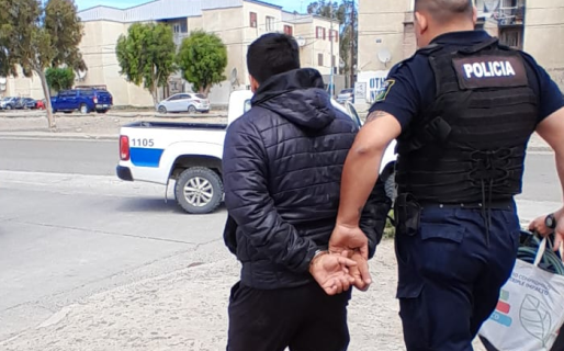 Detenido por robar mangueras