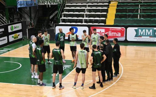 Gimnasia se prepara para enfrentar a Zárate