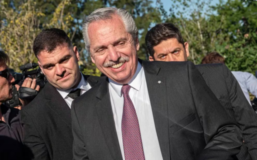 Alberto dictó decreto para que el Estado cubra los costos de su custodia fuera del país