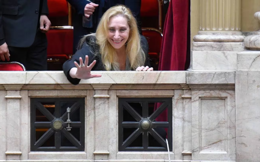 La hinchada de Milei y la charla con Cristina Kirchner: las perlitas de la asunción presidencial