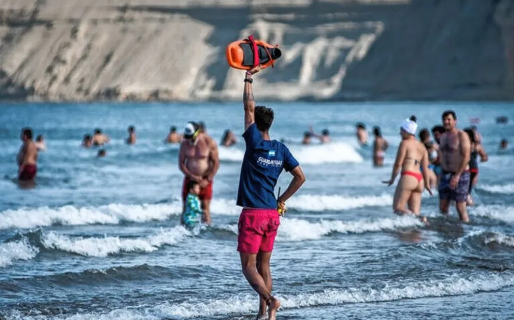 Con más guardavidas y bases inicia la temporada de verano en Rada Tilly