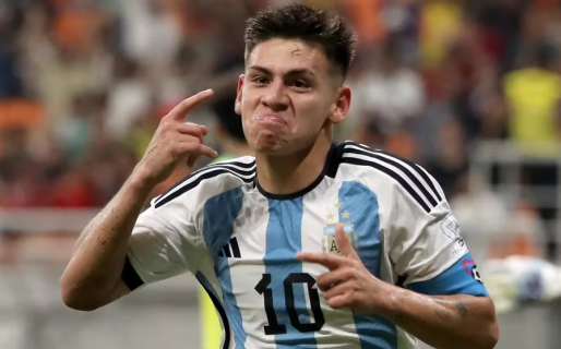 River Plate, en alerta: el plan del Barcelona para fichar al Diablito Echeverri