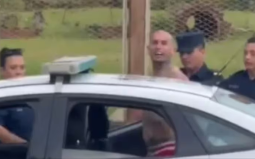 Detuvieron al cantante de Ke Personajes después de protagonizar una pelea en la calle