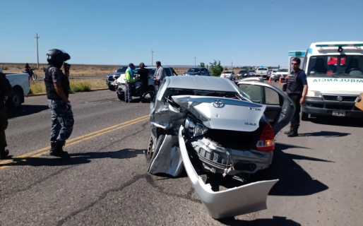 Un fuerte choque en la Ruta 3 terminó con dos personas hospitalizadas