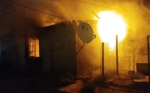 Una vivienda se incendió y se desconoce las causas del fuego: No hubo heridos