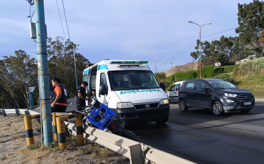 Despistó y terminó contra el guardarraíl porque había combustible en la ruta