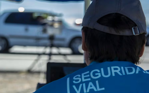 DNU y autos: qué cambia desde hoy a la hora de circular por la calle y hacer la transferencia de un vehículo