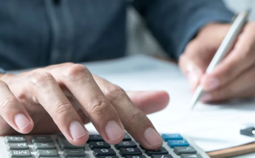 Cuántos impuestos paga cada año un argentino promedio y cuáles se llevan la mayor parte del salario