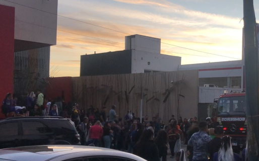 “Padres pegaban patadas a la puerta para que abran”: el momento de terror vivido en el incendio en Ele