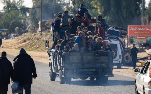 Israel concentra su ofensiva en el sur de Gaza y la población huye hacia la costa para evitar los combates