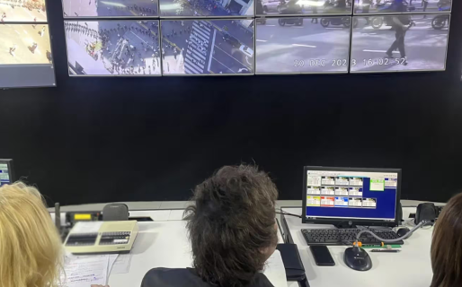 La insólita contraseña de WiFi del Departamento de Policía que quedó al descubierto por una foto de Milei