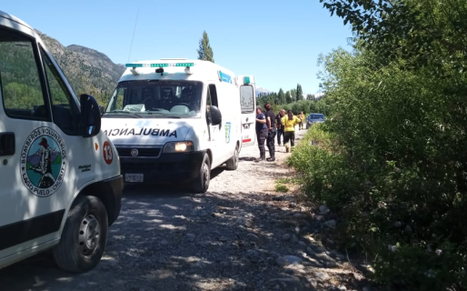 Una madre se arrojó al río para salvar a sus hijos, los rescató pero murió arrastrada por la corriente