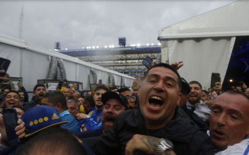 Riquelme votó en la Bombonera y provocó una revolución en los hinchas