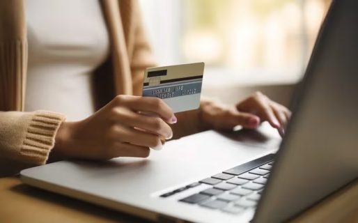 Oficial: desde hoy el dólar tarjeta costará en torno a 1.280 pesos